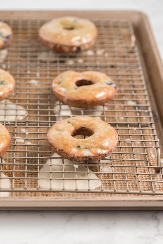make these baked blueberry donuts to enjoy with your next cup of coffe