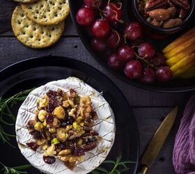 easy baked brie with nuts and cranberries