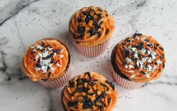 HALLOWEEN PUMPKIN CARROT CAKE CUPCAKES WITH BUTTERCREAM ICING