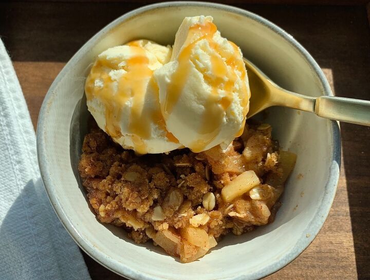 caramel apple crisp