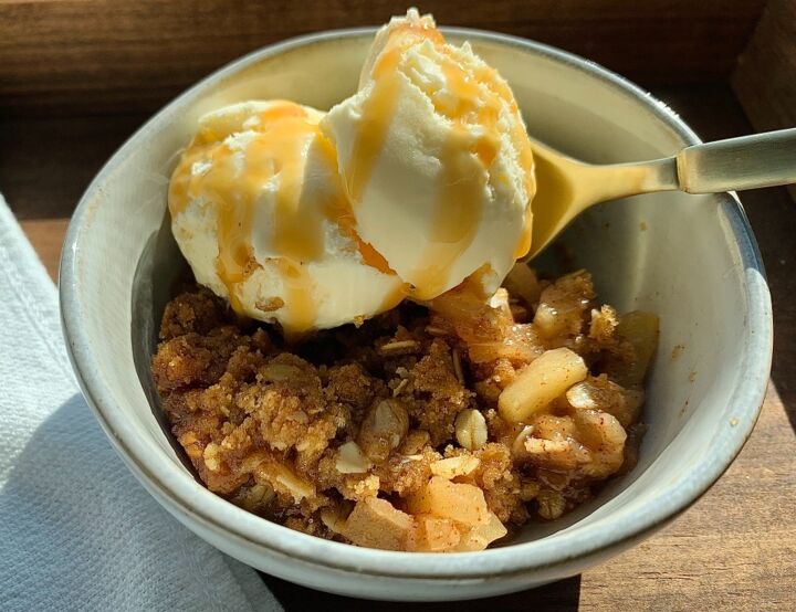 caramel apple crisp