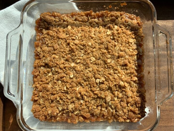caramel apple crisp