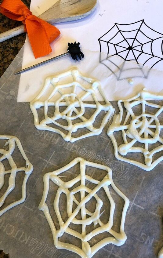 spiderweb candy drink topper