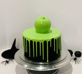 I made a Poison Apple Cake : r/Baking