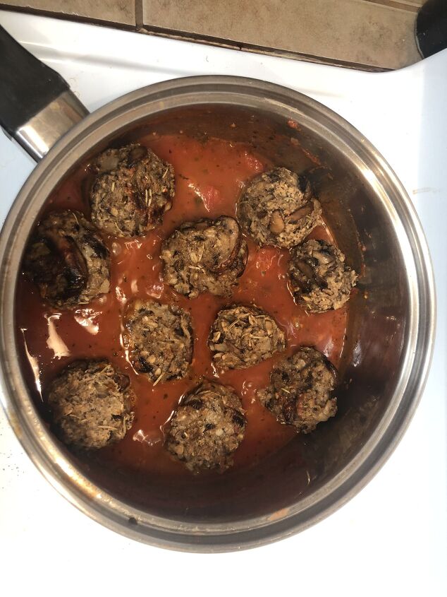 spaghetti mushroom meatballs