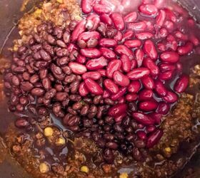 next level vegan chili, Stir in the beans and their liquid