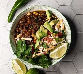 Chili that's this hearty and savory can't be animal-free, can it? Oh, yes, it can!