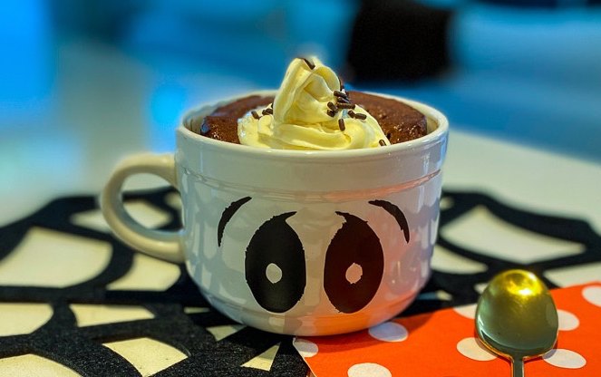 easy halloween dessert ideas in a cute ghost mug how to make it