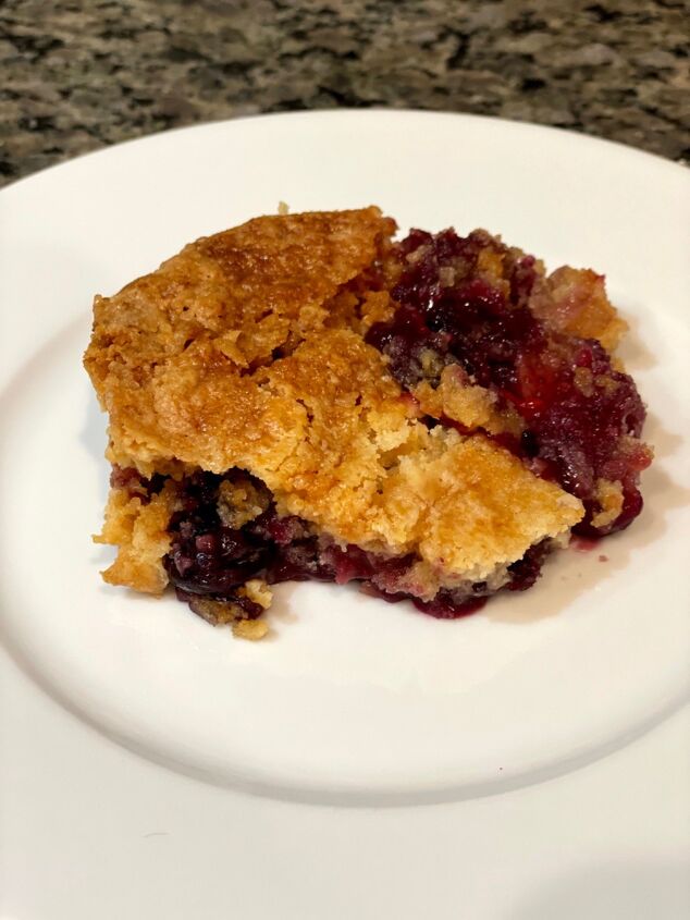 mixed berry dump cake jersey girl knows best