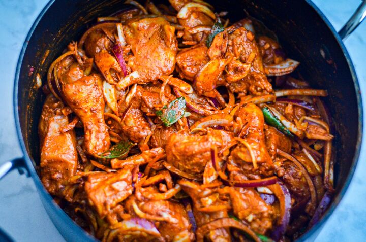 Mom’s One-Pot Chicken Roast | Foodtalk