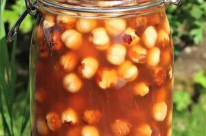 This simple hazelnut liqueur recipe only takes minutes to prepare but the results are deliciously rich and smooth