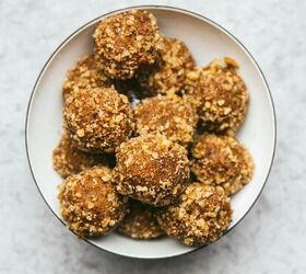 These no-bake balls are everything good about pumpkin pie, but without the fuss