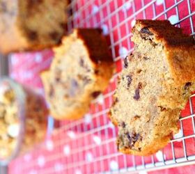 easy easy whole wheat banana bread with chocolate chips