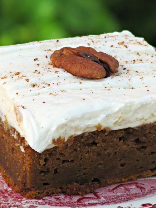 spiced pumpkin bars with whipped cream cheese frosting