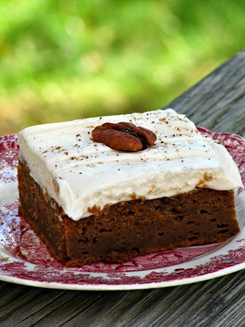 spiced pumpkin bars with whipped cream cheese frosting