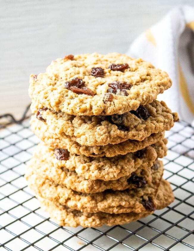 s 13 of the best oat treats you ve ever tasted, Chewy Oatmeal Raisin Cookies