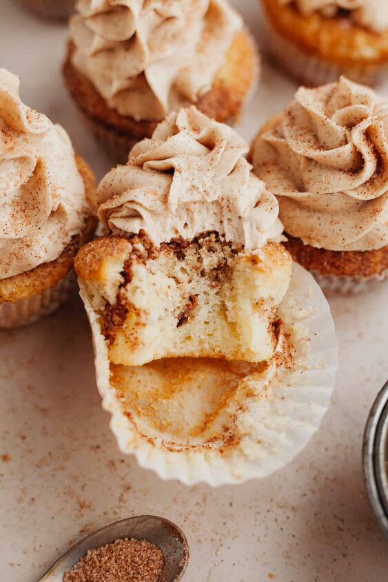 cinnamon swirl cupcakes with brown sugar frosting
