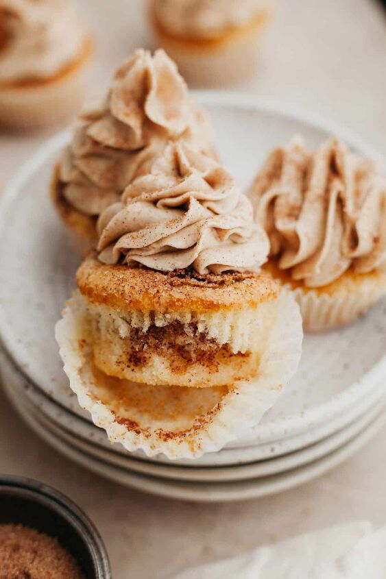 cinnamon swirl cupcakes with brown sugar frosting