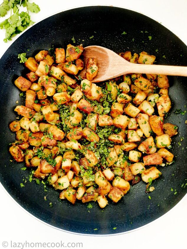 lebanese fried potatoes with cilantro and garlic batata harra