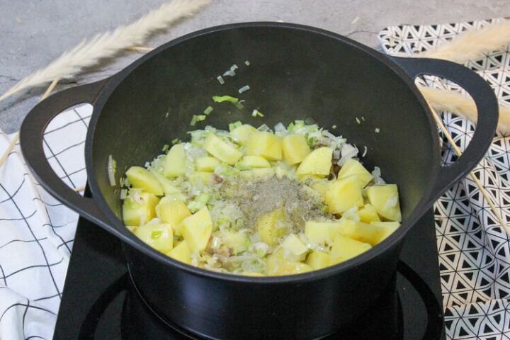 hearty potato leek and bacon soup recipe