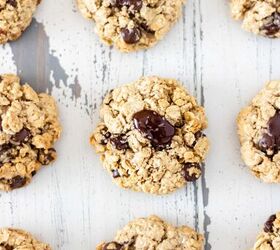 10 foods the football players are eating, Dark Chocolate Chip Oatmeal Cookies