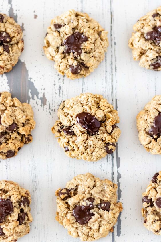 dark chocolate chip oatmeal cookies