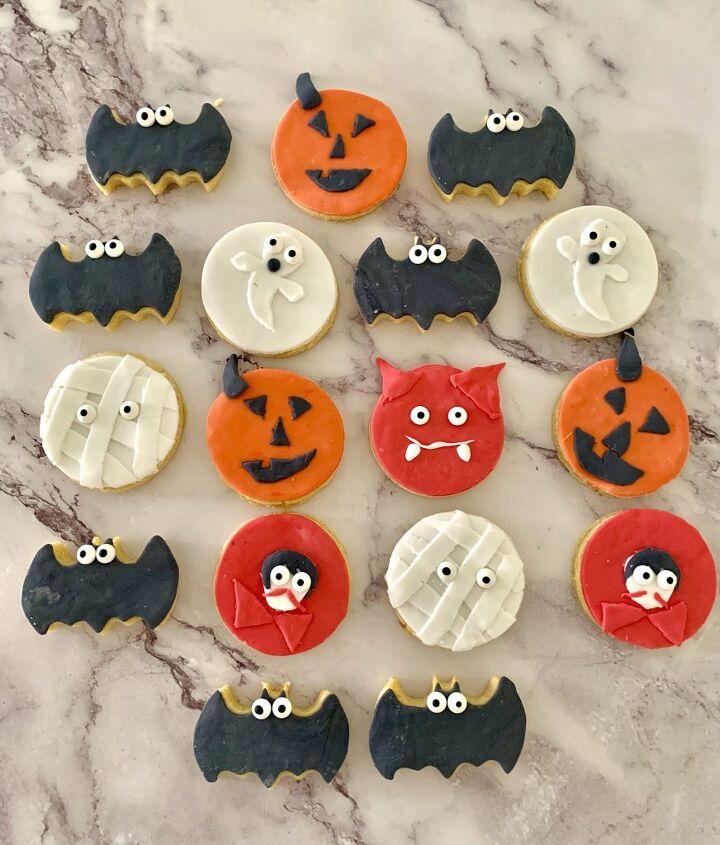 s 12 haunting halloween treats that your kids will love, Iced Halloween Sugar Cookies