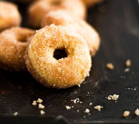 https://cdn-fastly.foodtalkdaily.com/media/2021/10/30/6661374/mini-cinnamon-sugar-donuts.jpg?size=1200x628