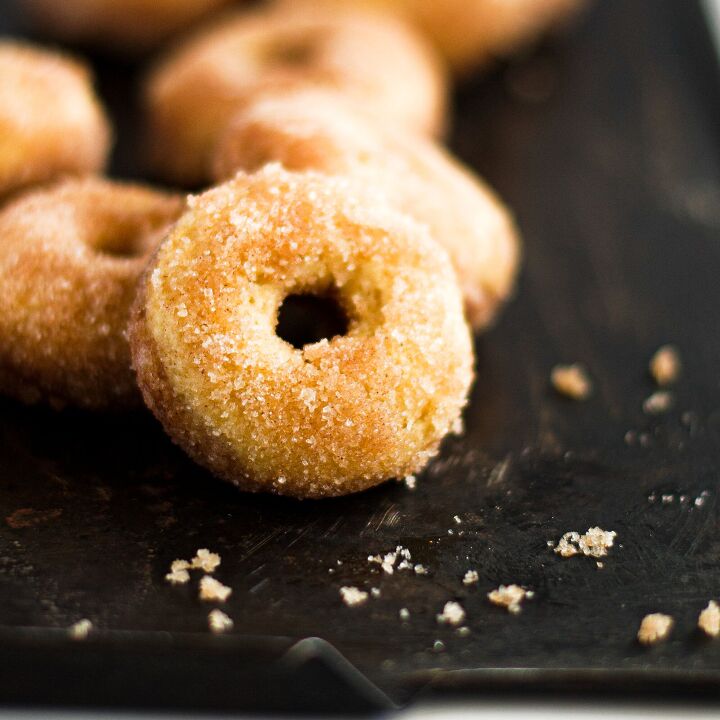 mini cinnamon sugar donuts