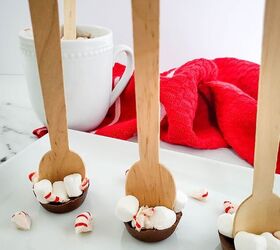 https://cdn-fastly.foodtalkdaily.com/media/2021/11/01/6662493/hot-chocolate-spoons-recipe.jpg?size=720x845&nocrop=1