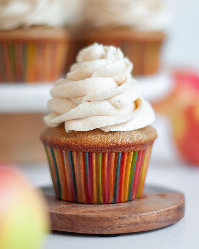 apple spice cupcakes with buttercream frosting
