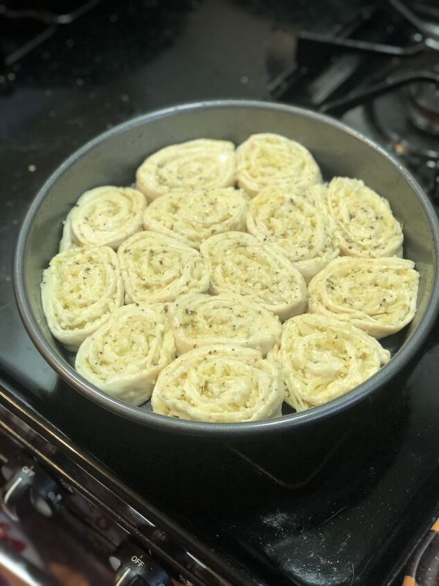 vic s tricks to garlic bread pinwheels