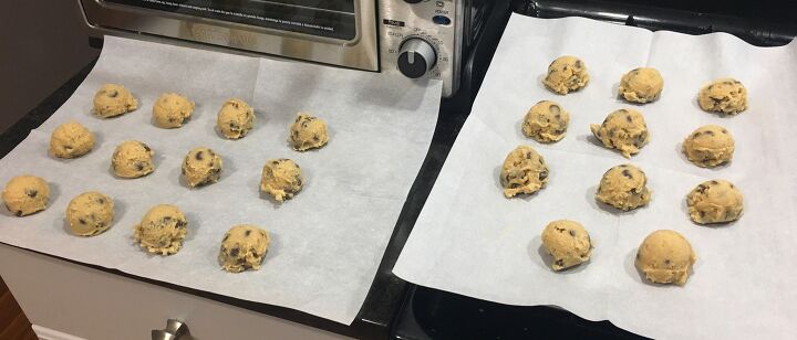 vic s tricks to the ultimate chocolate chip cookies, Vic Trick Low on baking sheets Use the sheets of parchment paper to scoop all the dough at once then move onto baking sheet after each batch is done