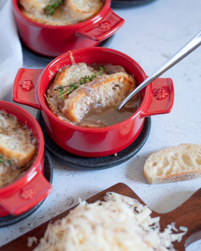 french onion soup with red wine