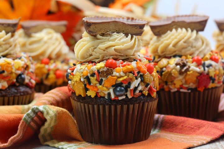 s this thanksgiving ditch traditional desserts and impress your, Harvest Cupcakes