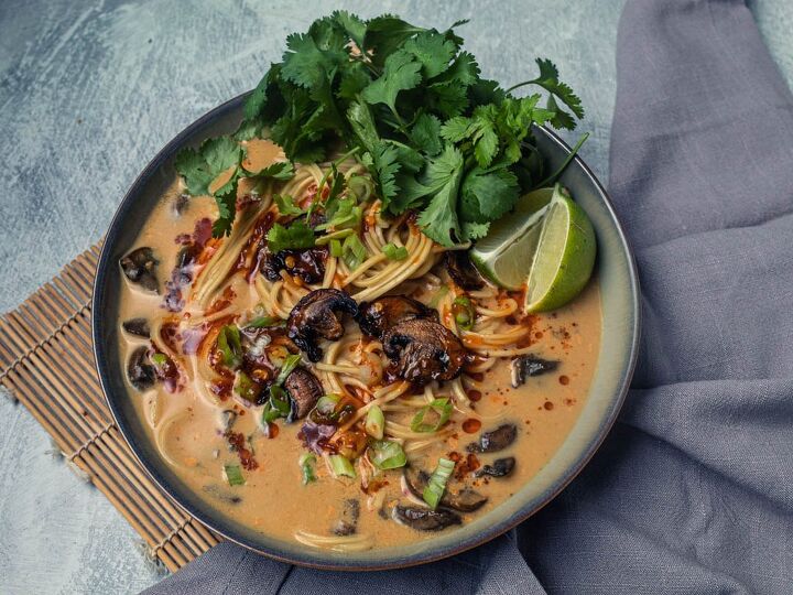 mushroom and coconut soup with ramen