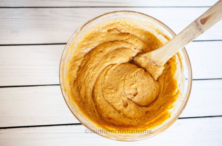 3 ingredient pumpkin muffins