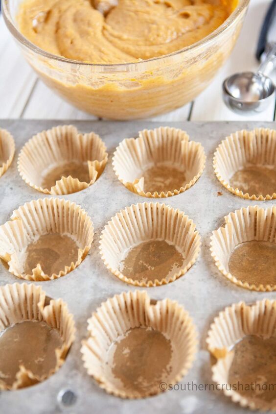3 ingredient pumpkin muffins
