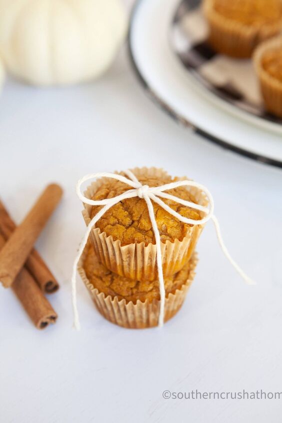 3 ingredient pumpkin muffins