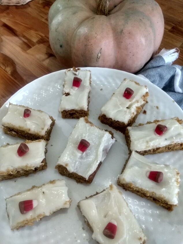 the most delicious and moist pumpkin bars