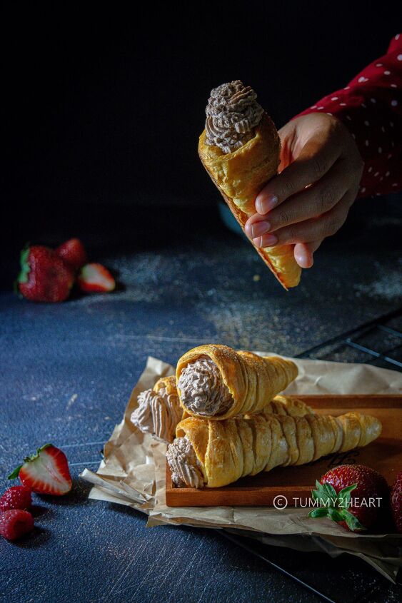chocolate cream filled puff pastry horns