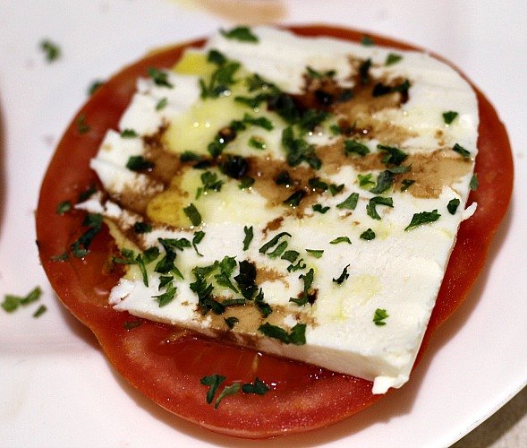 easy tomato caprese appetizer recipe