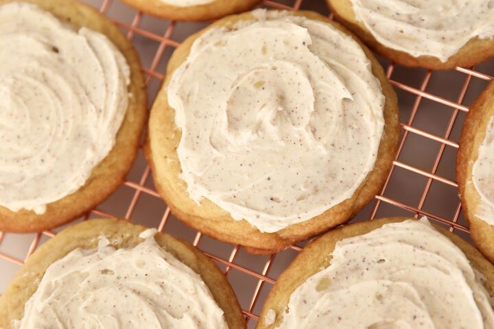 maple cookies w brown butter frosting