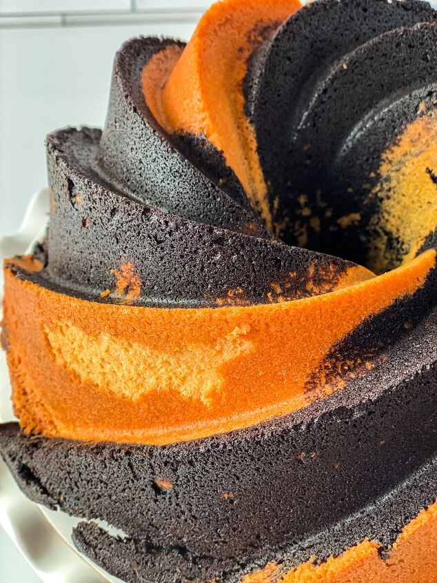 this creamy chocolately marble bundt cake will wow