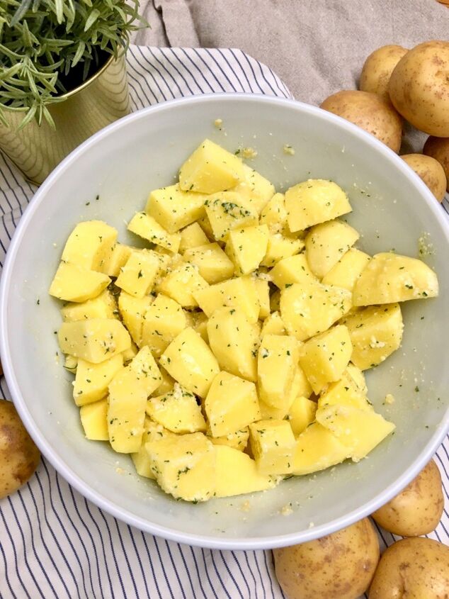 Crispy Parmesan Roasted Potatoes Foodtalk crispy-parmesan-roasted-potatoes-foodtalk