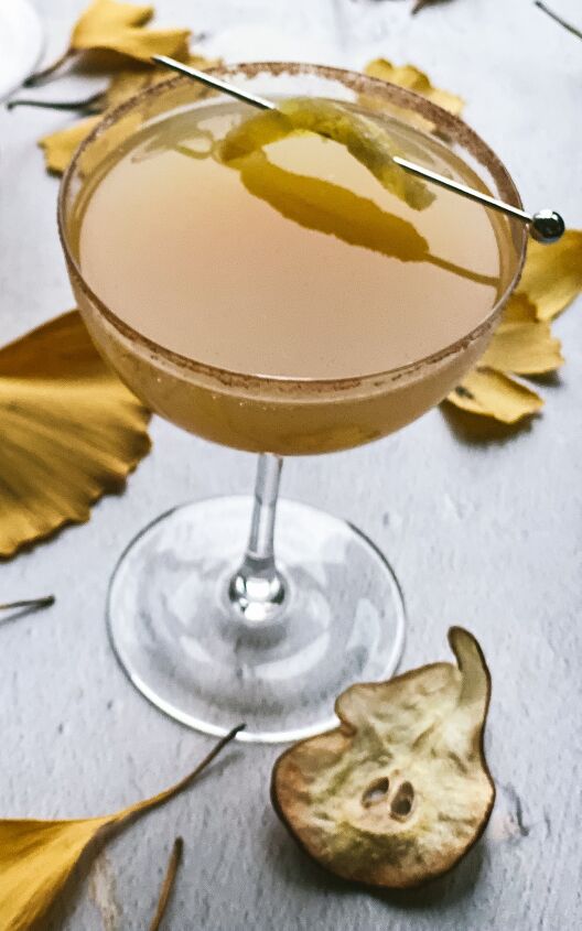 ginger pearsecco spritz