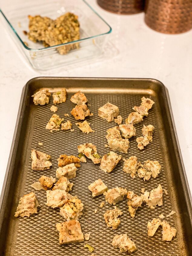 leftover thanksgiving dressing croutons