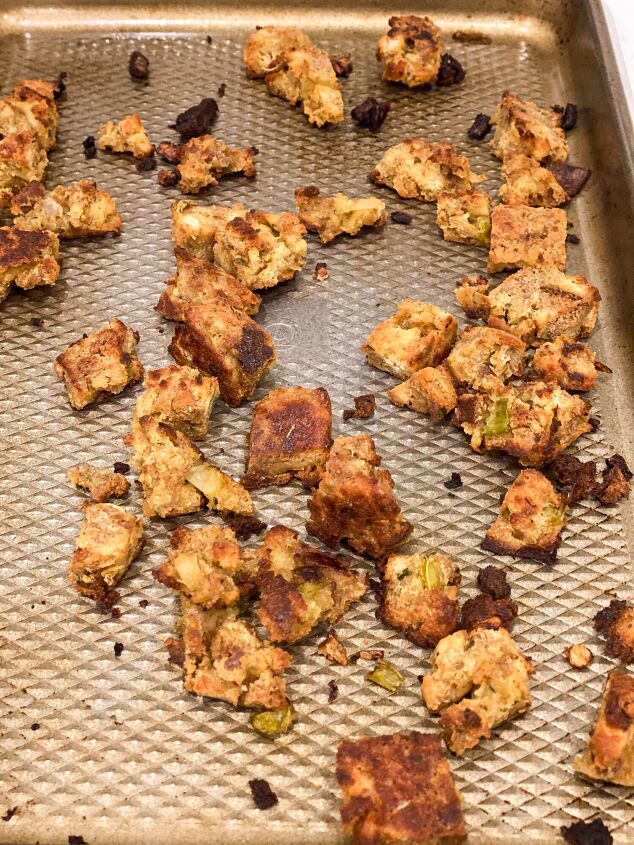 leftover thanksgiving dressing croutons