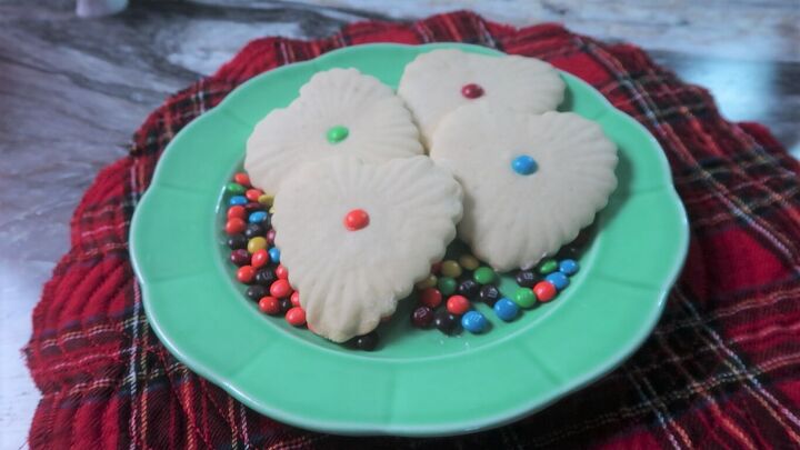 easy christmas cookie decorating, pressed
