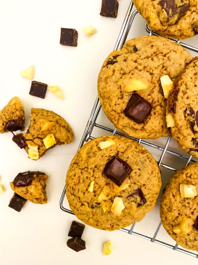 chewy maple chocolate chip apple cookies
